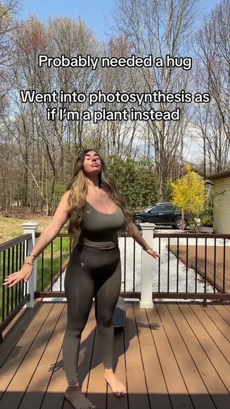 Jackbxo Deep V-Neck Crop Top OnlyFans Video Leaked