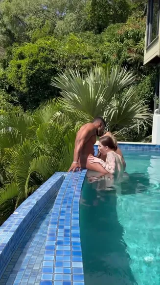 Jadeyhfreex Poolside Threesome Action OnlyFans Video Leaked