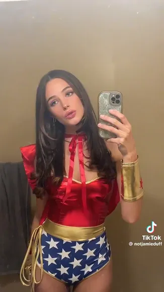 Jamiedufff Wonder Woman Costume Tease OnlyFans Video Leaked