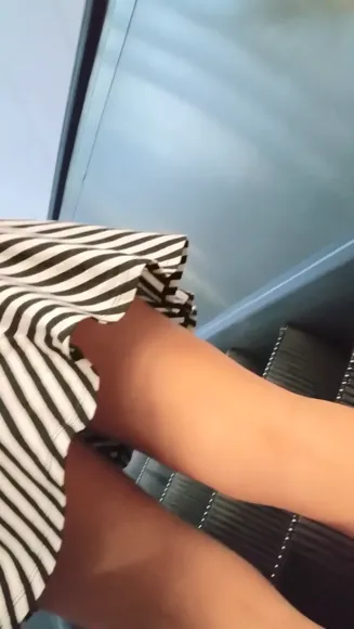 Jamiepang Striped Top Thigh Flash OnlyFans Video Leaked