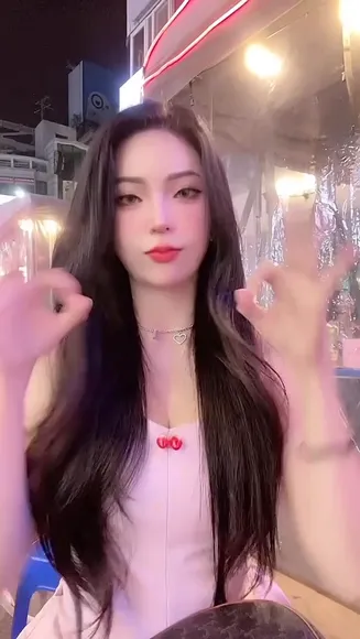 Janet_6959 Strawberry Top Tease OnlyFans Video Leaked