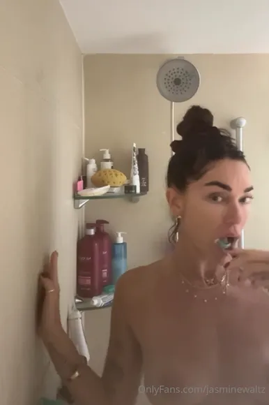 Jasminewaltz Topless Shower Tease OnlyFans Video Leaked
