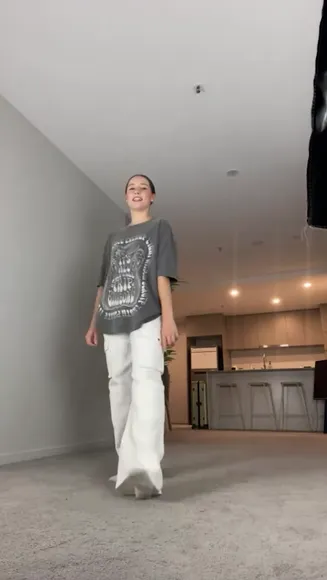 Jasminka954 Bending Over In Cargo Pants OnlyFans Video Leaked
