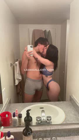 Jaydelv Bra And Panty Kiss OnlyFans Photo Leaked