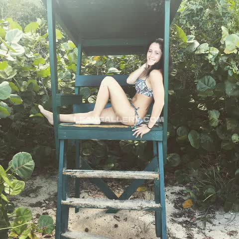 Jenellelevans Bikini Legs Spread OnlyFans Photo Leaked