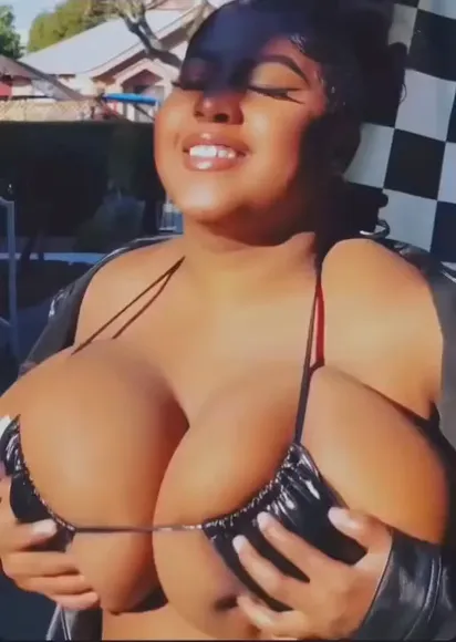 Jenellelolitiaa Black Leather Bra Tease OnlyFans Video Leaked