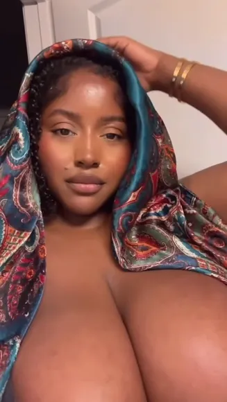 Jenellelolitiaa Topless With Scarf Hood OnlyFans Video Leaked