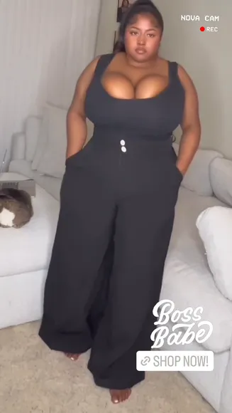Jenellelolitiaa Plunging Top And Pants OnlyFans Video Leaked