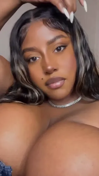 Jenellelolitiaa Topless Denim Tease OnlyFans Video Leaked