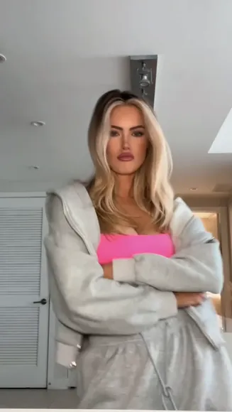 Jennaaberman Pink Bra Tease OnlyFans Video Leaked