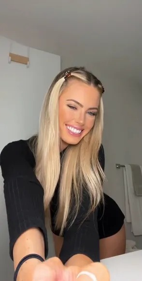Jennaaberman Lipstick Application Tease OnlyFans Video Leaked
