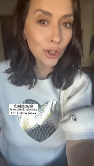 Jenniferlovehewitt Heart Sequin Sweater Tease OnlyFans Video Leaked