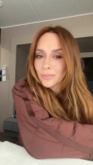 Jenniferlovehewitt Puffy Jacket Tease OnlyFans Video Leaked
