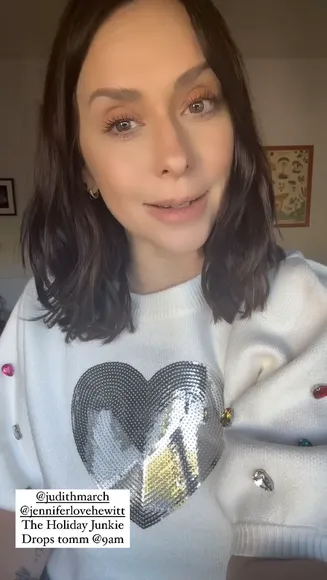 Jenniferlovehewitt Heart Sweater Tease OnlyFans Video Leaked