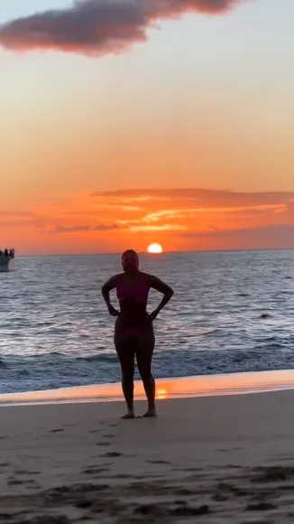 Jennypetersonnn Bikini Beach Walk OnlyFans Video Leaked