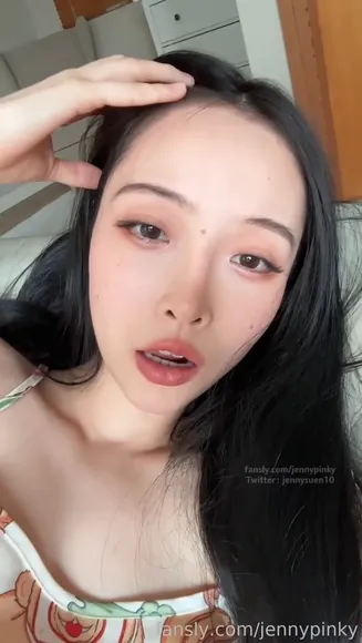 Jennypinky Topless Bed Tease OnlyFans Video Leaked