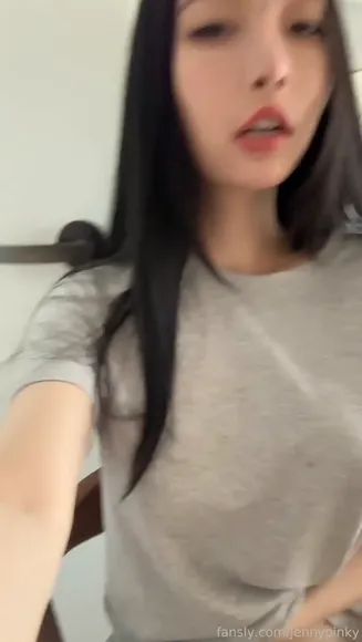 Jennypinky T-Shirt Ass Tease OnlyFans Video Leaked