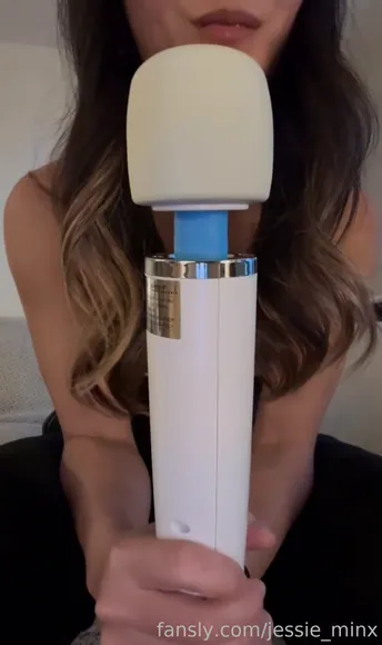 Jessie_minx Holding White Dildo OnlyFans Video Leaked