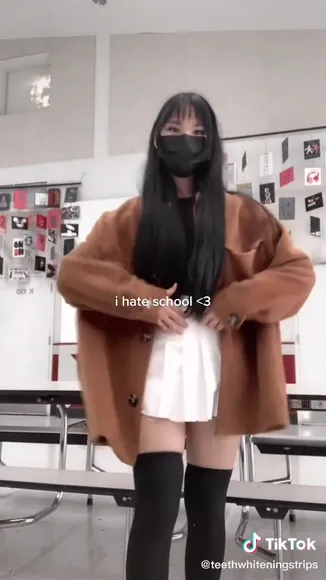 Ji3lan School Girl Skirt Tease OnlyFans Video Leaked
