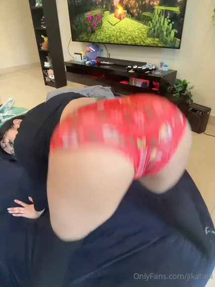 Jikatabi Red Underwear Twerking OnlyFans Video Leaked