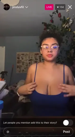 Jinxluvfil Deep V Blue Top OnlyFans Video Leaked