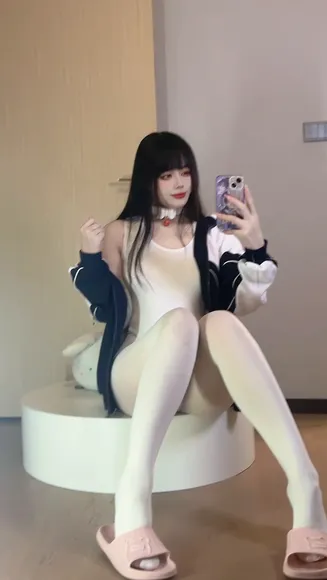 Jiu_yan Sheer Stockings Leg Spread OnlyFans Video Leaked