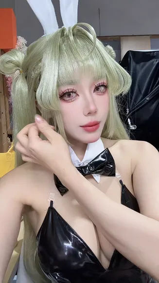 Jiu_yan Shiny Black Bunny Outfit OnlyFans Video Leaked