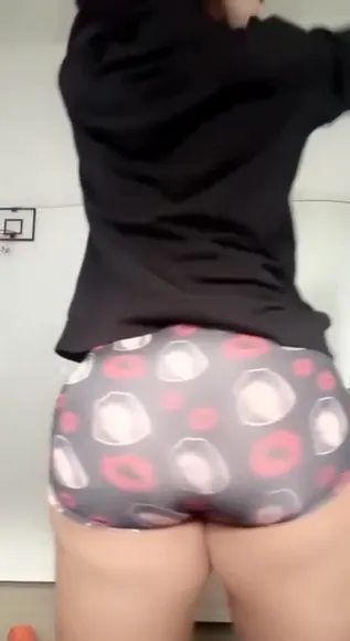 Jnettethebiggest Thong Ass Twerking OnlyFans Video Leaked