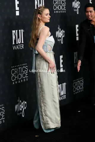 Joeyking Side-Profile Gown Pose OnlyFans Photo Leaked