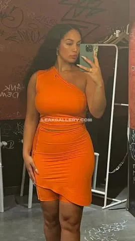 Jorjasmith_ Orange Dress Selfie OnlyFans Photo Leaked