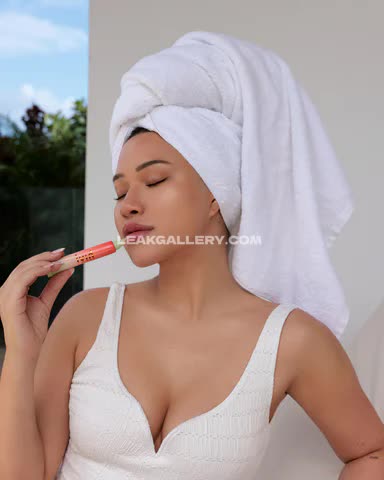 Julia / Barbienomato / J_u_l_i_a Exclusive Leaked Nude OnlyFans #14420488