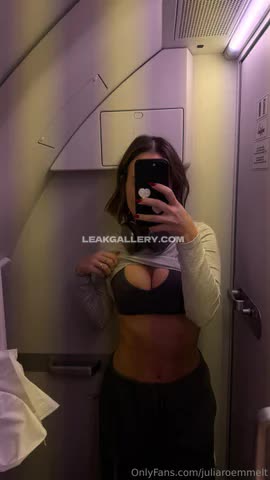 Julia Braless Top Lift OnlyFans Photo Leaked