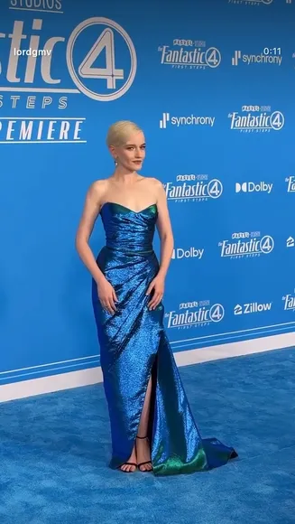 Julia_garner Shimmering Gown With Slit OnlyFans Video Leaked