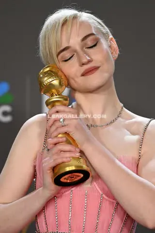 julia_garner