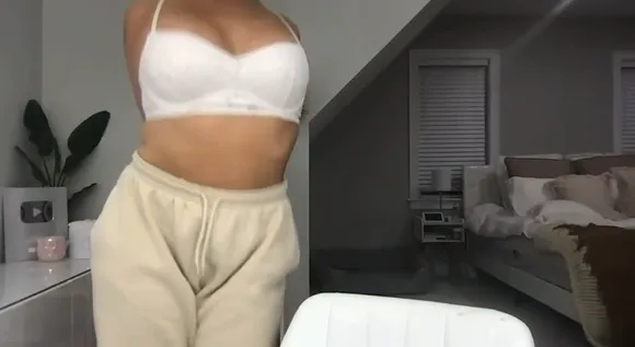 juliaaraleigh video thumbnail