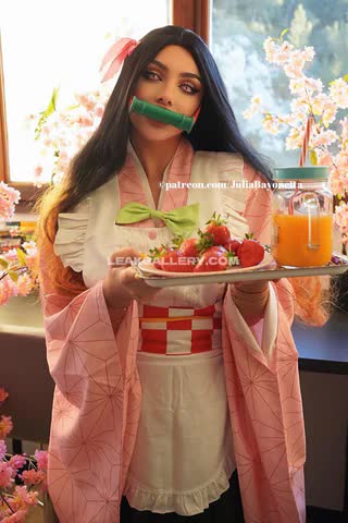 Juliabayonetta Pink Kimono Serving Tray OnlyFans Photo Leaked