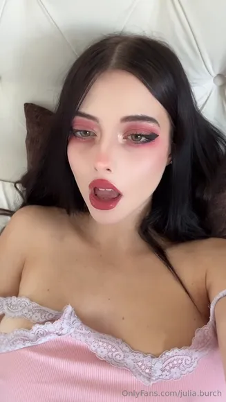 Juliaburch Pink Lace Bra Tease OnlyFans Video Leaked