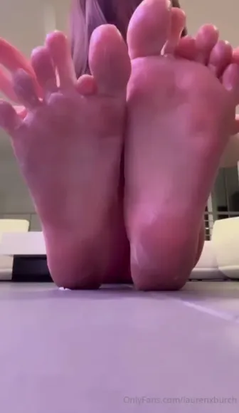 Juliaburch Bare Feet Massage OnlyFans Video Leaked