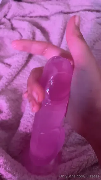Julzzess Pink Dildo Handling OnlyFans Video Leaked