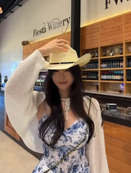 Jumybear Cowboy Hat Tease OnlyFans Video Leaked