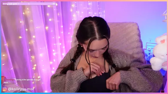 Kaileymae Black Top Tease OnlyFans Video Leaked