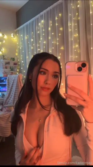 Kaileymae Zipped Down Bodysuit Tease OnlyFans Video Leaked