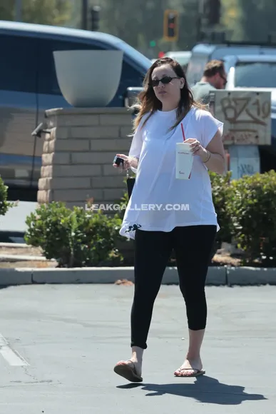 Kaleycuoco Casual Street Walk OnlyFans Photo Leaked