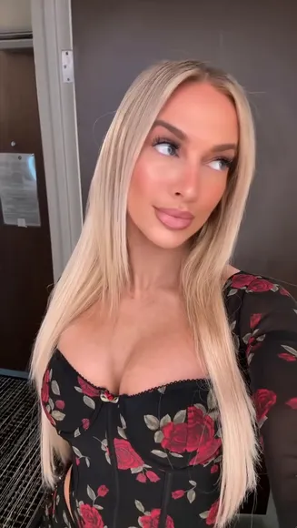 Karmen_wwe Floral Bodysuit Tease OnlyFans Video Leaked