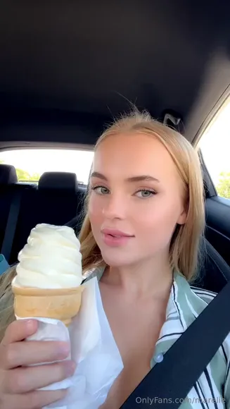 Katelyn Ice Cream Cone Tease OnlyFans Video Leaked