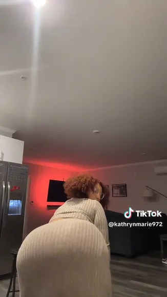 Katmari23 Ribbed Crop Top Tease OnlyFans Video Leaked