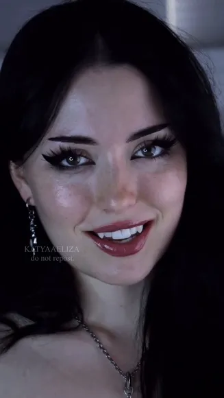 Katyaaeliza Close-Up Lip Lick OnlyFans Video Leaked