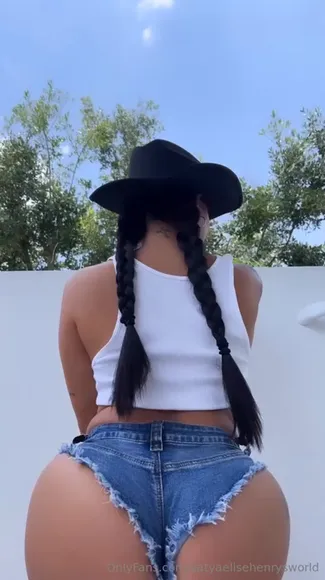 katyaelisehenry video thumbnail