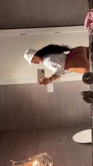 katyaelisehenry