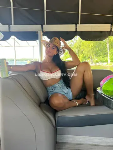 katyaelisehenry